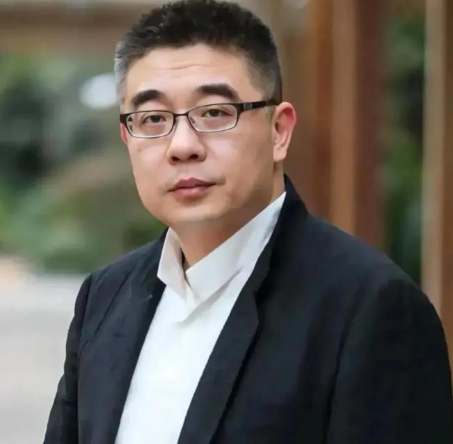 复旦大学钱文忠教授曾说：“我国的社会已经开始面临严重的问题，严重到让诚实守信，一