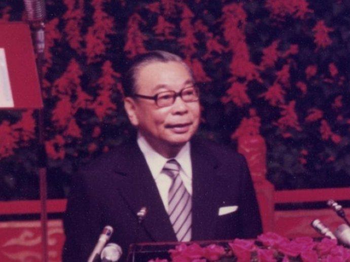明年1月13投票日正是蒋经国逝世纪念日，台湾《联合报》今日发文写道：“2024选