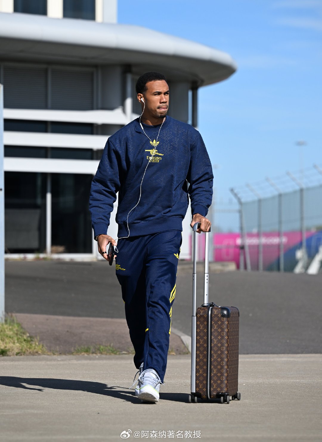 这身衣服真帅啊！祖比门迪和诺尔高如果吃到黄牌就将在次回合停赛 葡萄牙体育vs阿森