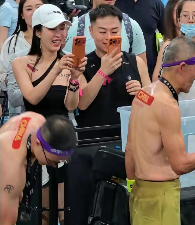 田朴珺身边那是谁啊？男助理？
王石参加2026-2027赛季HYROX北京站室内