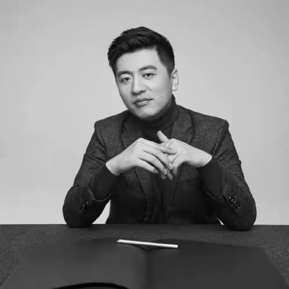 张雪峰为什么英年早逝？

医院出具的诊断结果是心肌梗死引发室颤，属于心源性猝死。