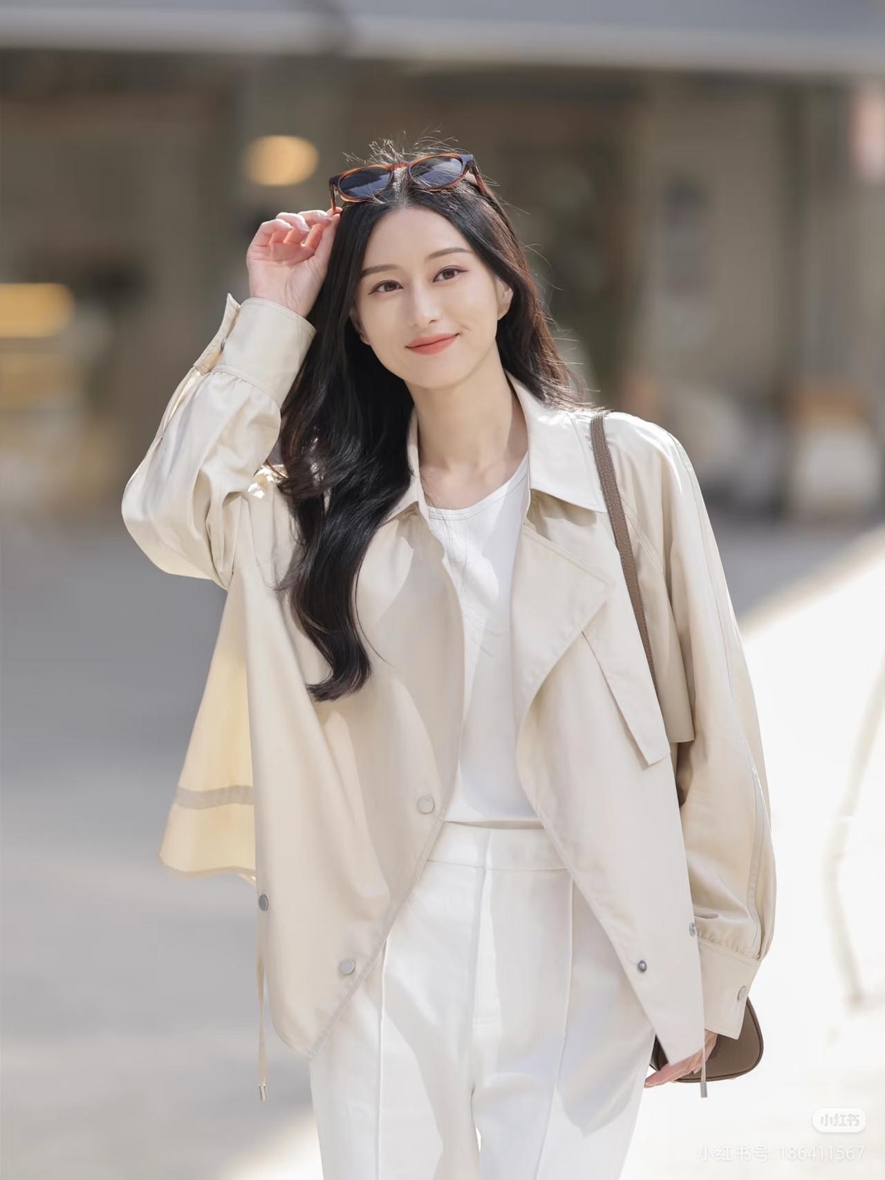 世间所有的温柔，都是经历风吹雨打才开出的花。 若时光温柔，愿你浅喜深爱。 若岁月