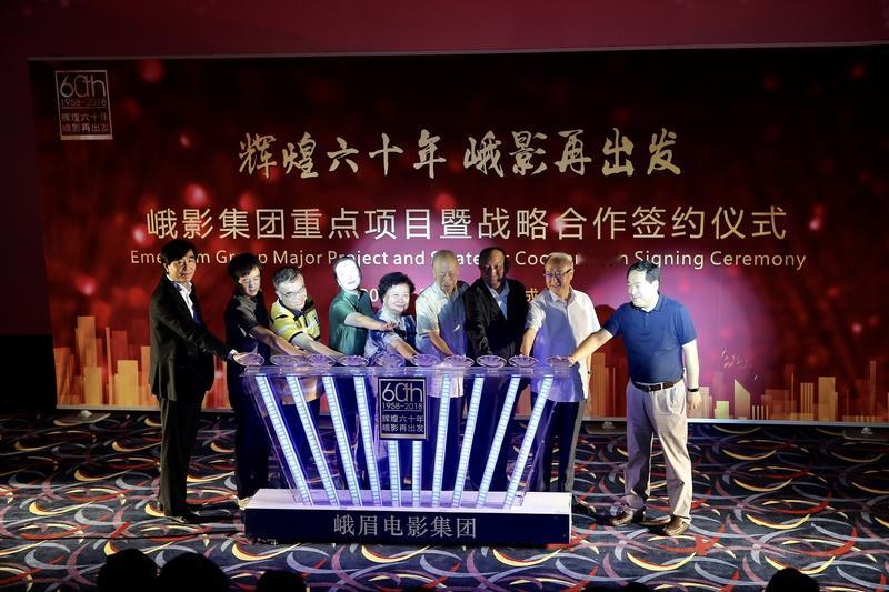 国产影片未来前景机遇与挑战并存，但整体根基牢固，相当可期。从2026年春节档能看