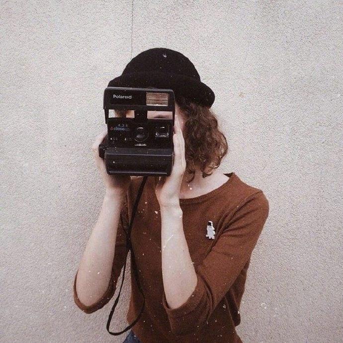 所谓得体，就是有些话不必说尽，有些事不必做尽。——张小娴《相逢》 