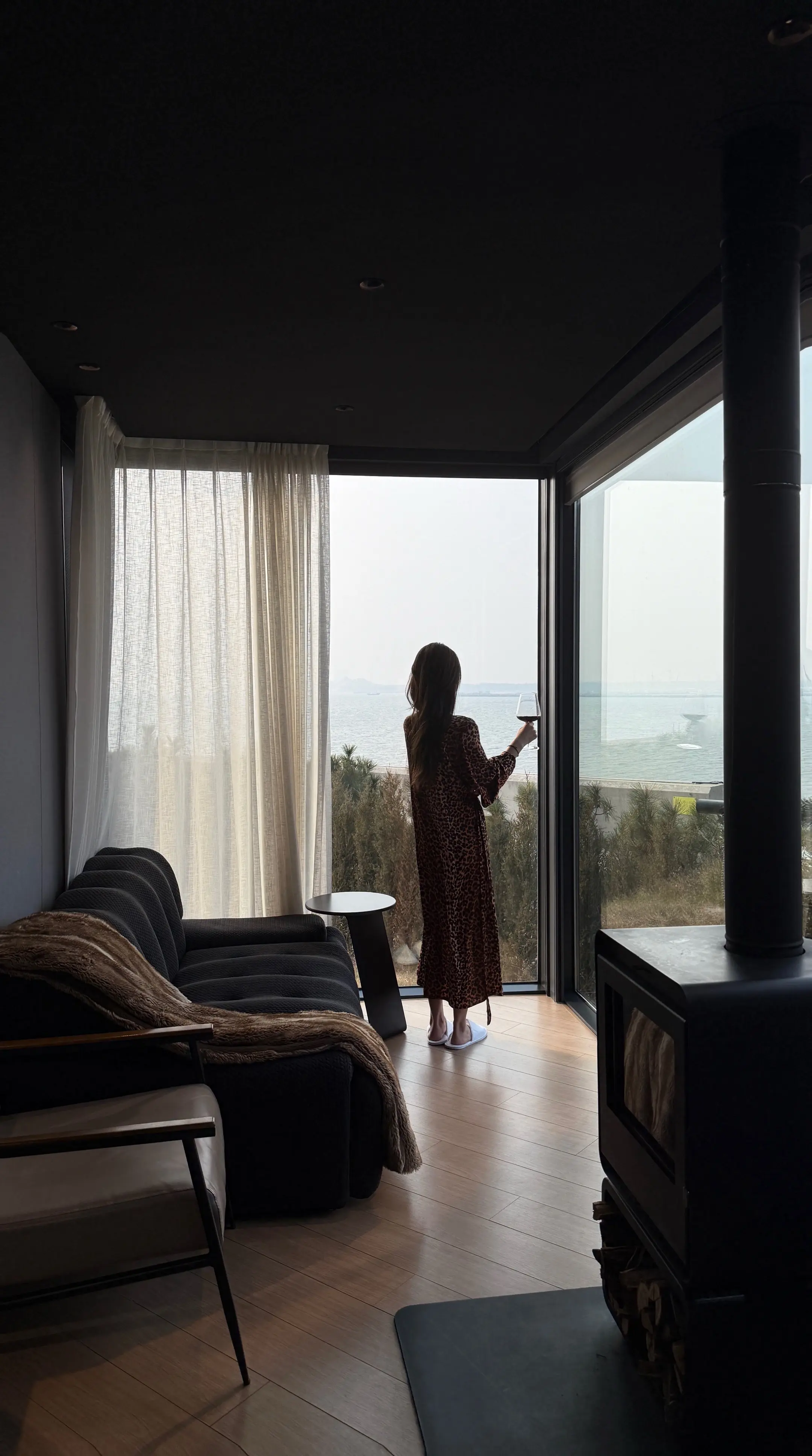 短择关系总是给人一种错觉即「我们至少有那么一丁点真心时刻」 其实从来没...