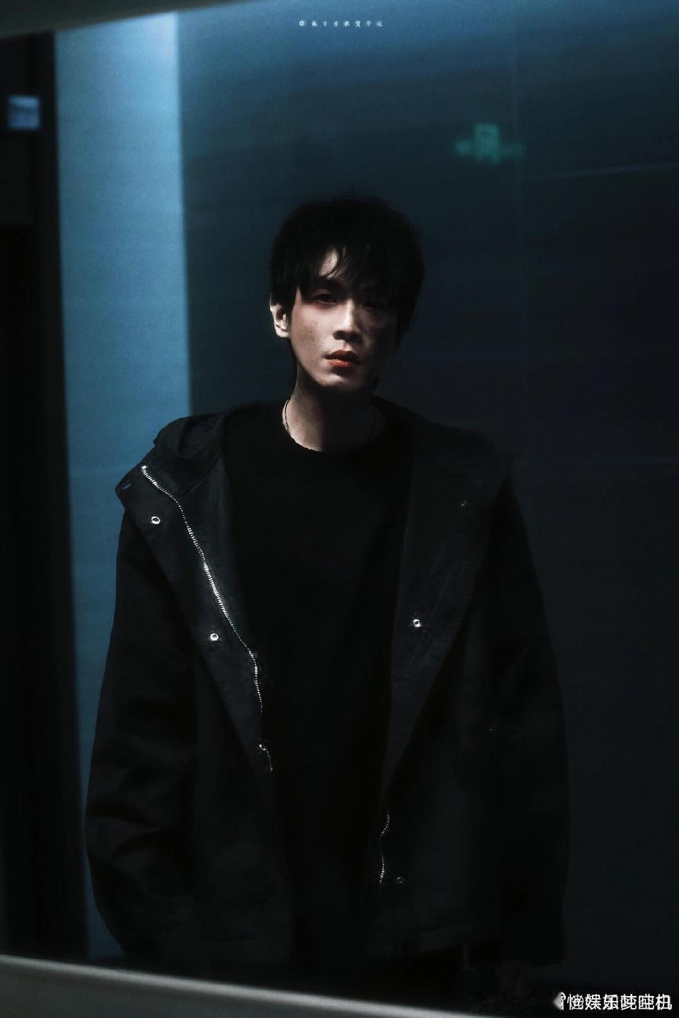 人之初 从开播追到现在，感觉像跟着剧中人物一起经历了一场漫长的跋涉。大结局就像终