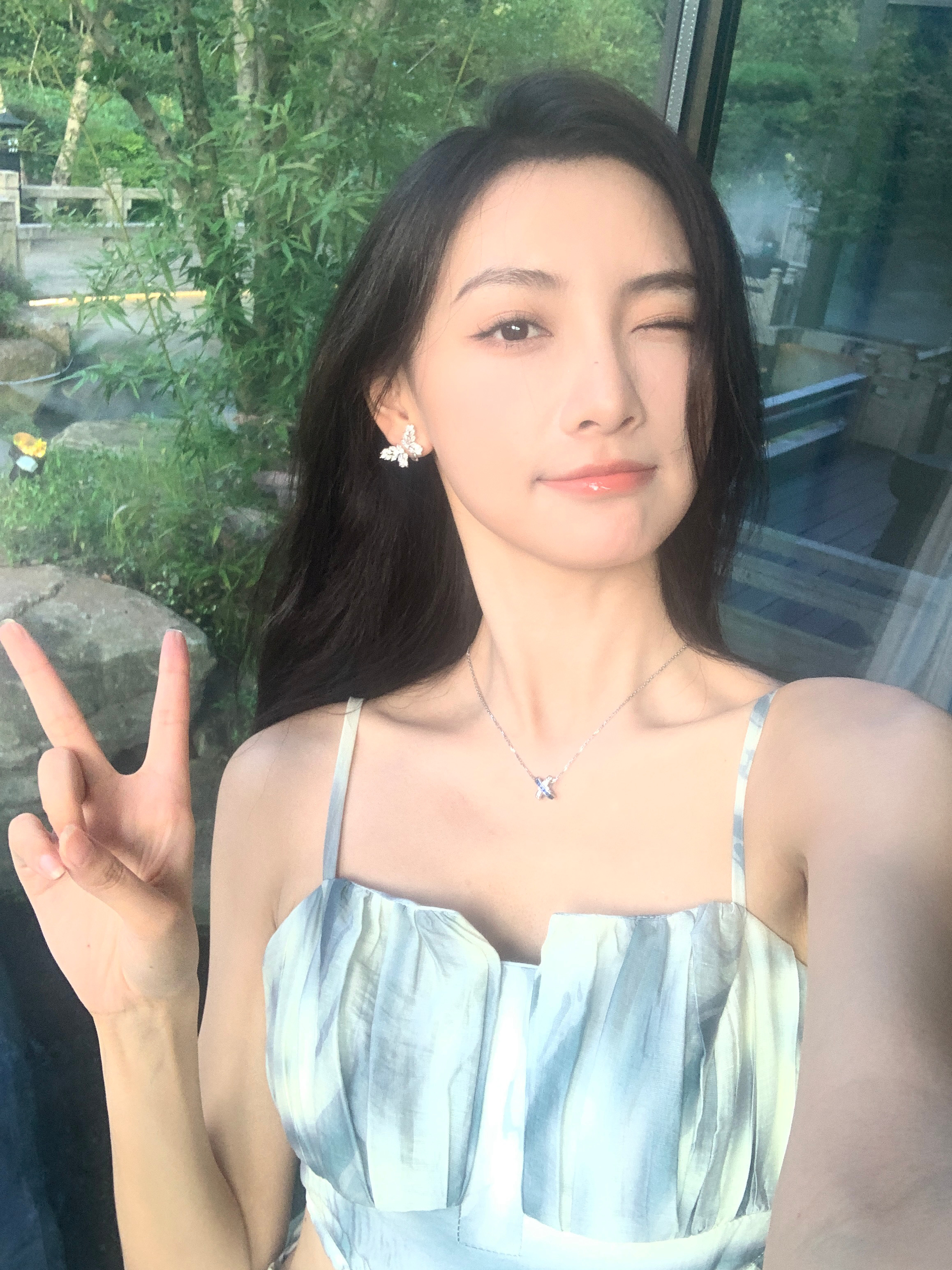 来新疆啦～离开浙江前爸爸妈妈提前给我过了个生日耶🎂准备生日当天在新疆再过一个嘿