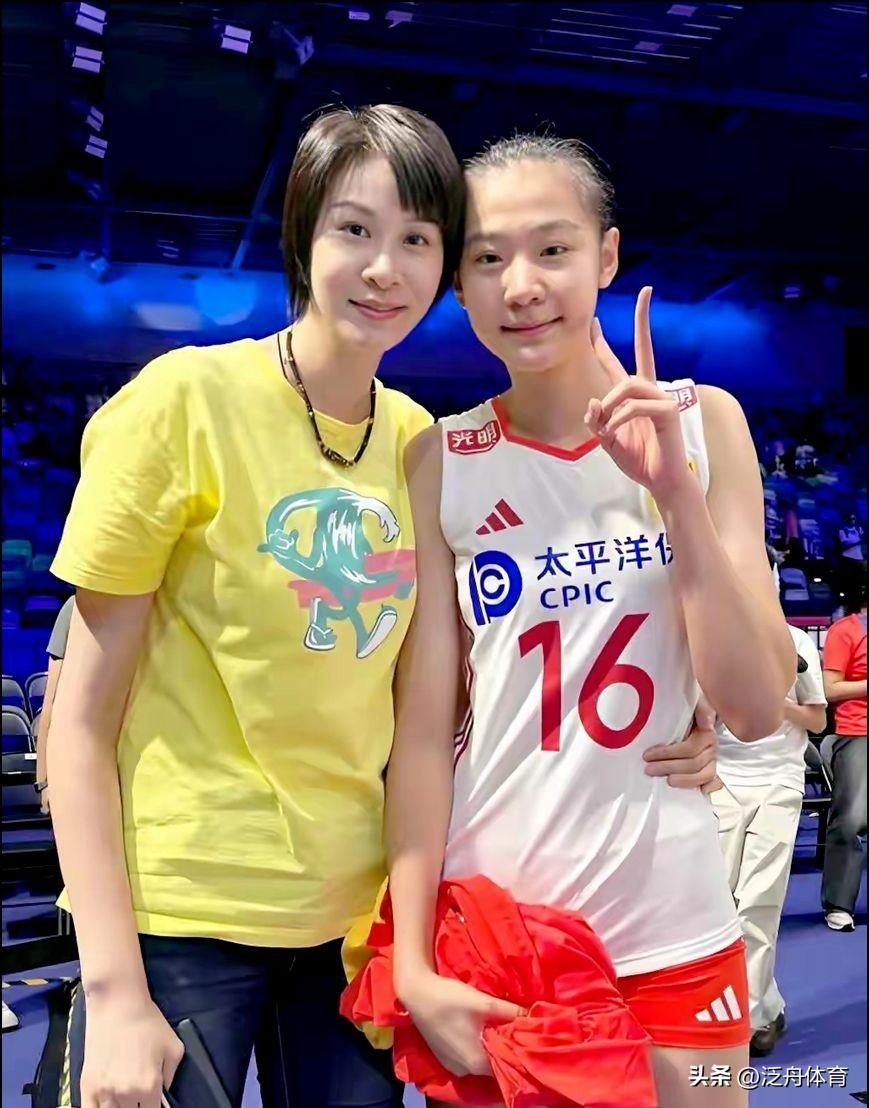 如果没有朱婷,中国女排会怎样?人家副攻那么高，你把球传那么低，弯下腰来也没法打！