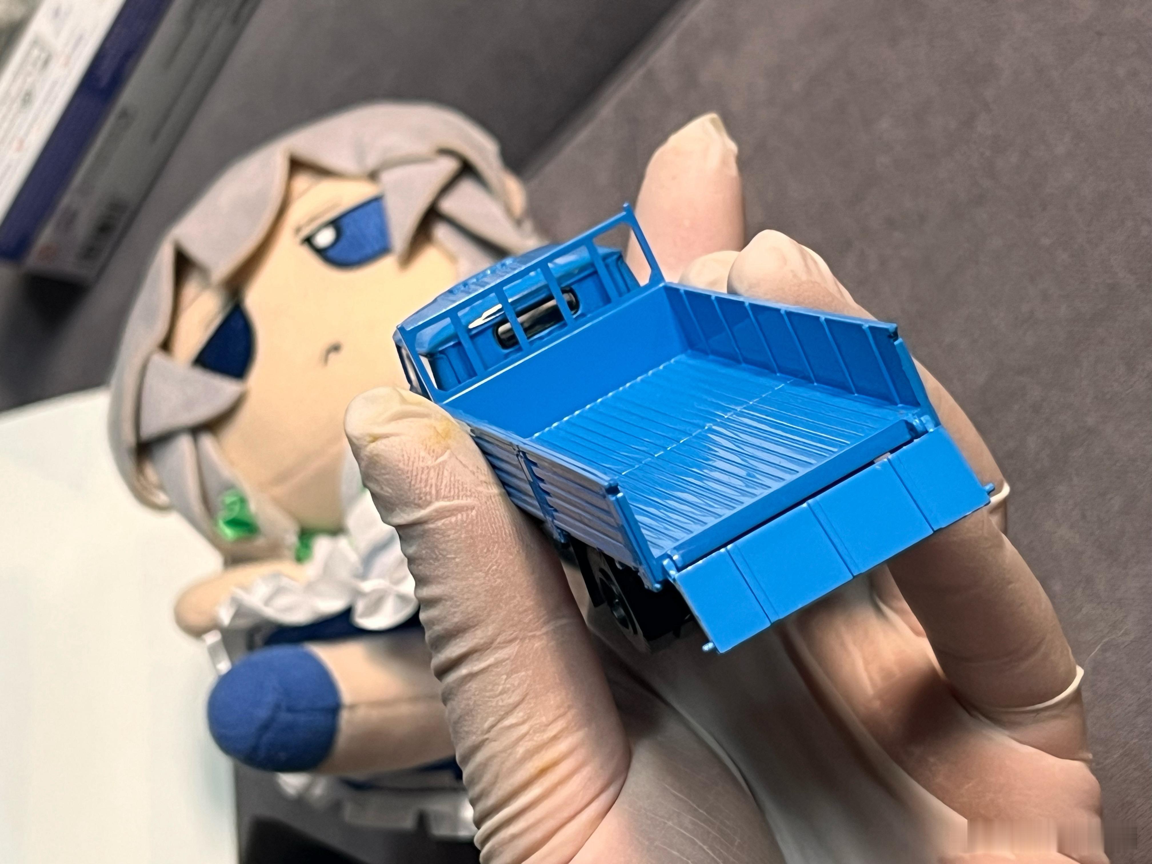 在HEC上买了Perka的1:64 JN150老黄河重型卡车模型（有侧视镜和车名