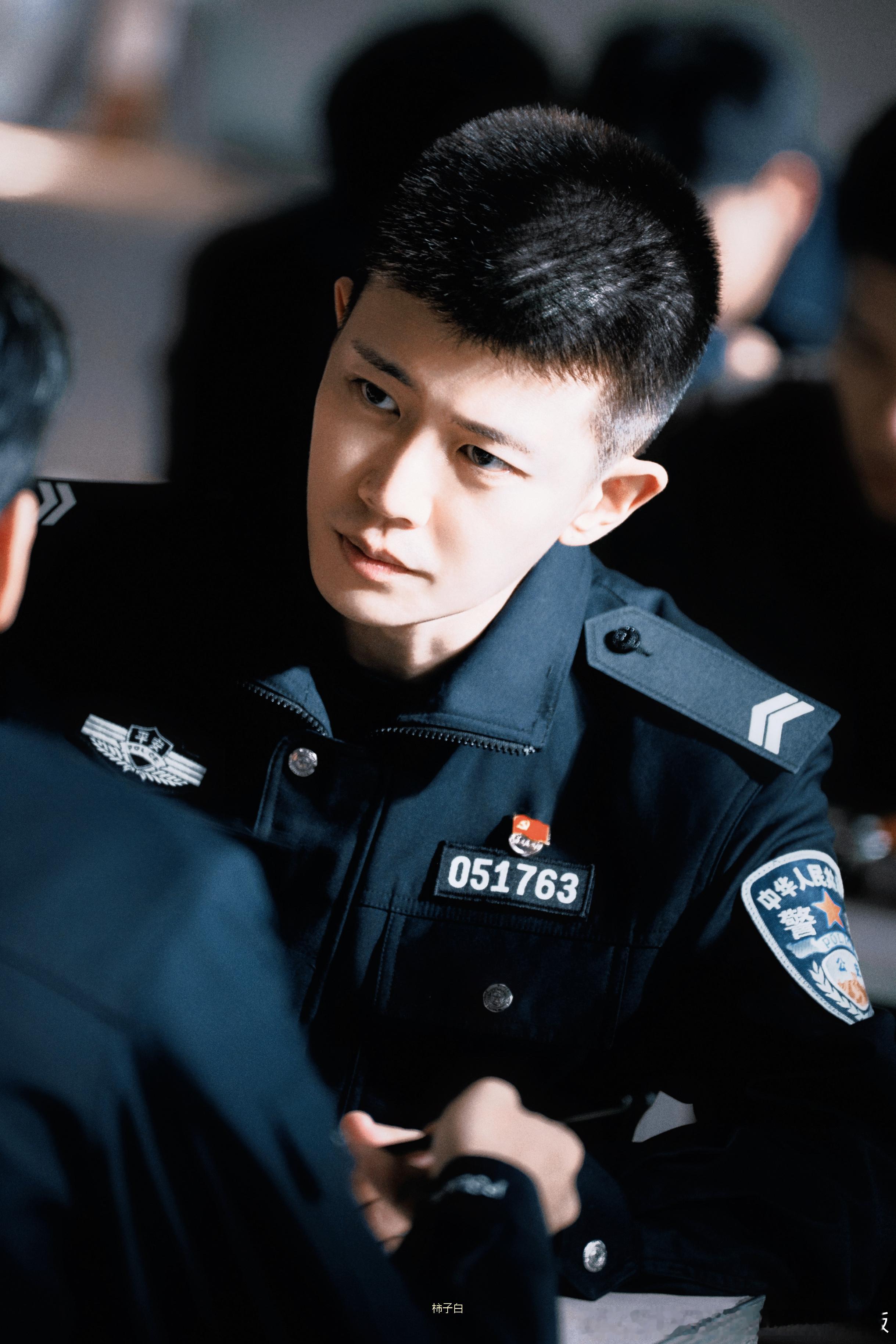 任嘉伦一任千面[超话]  我虽然是演员但是我爱音乐我的生活里不能没有它     