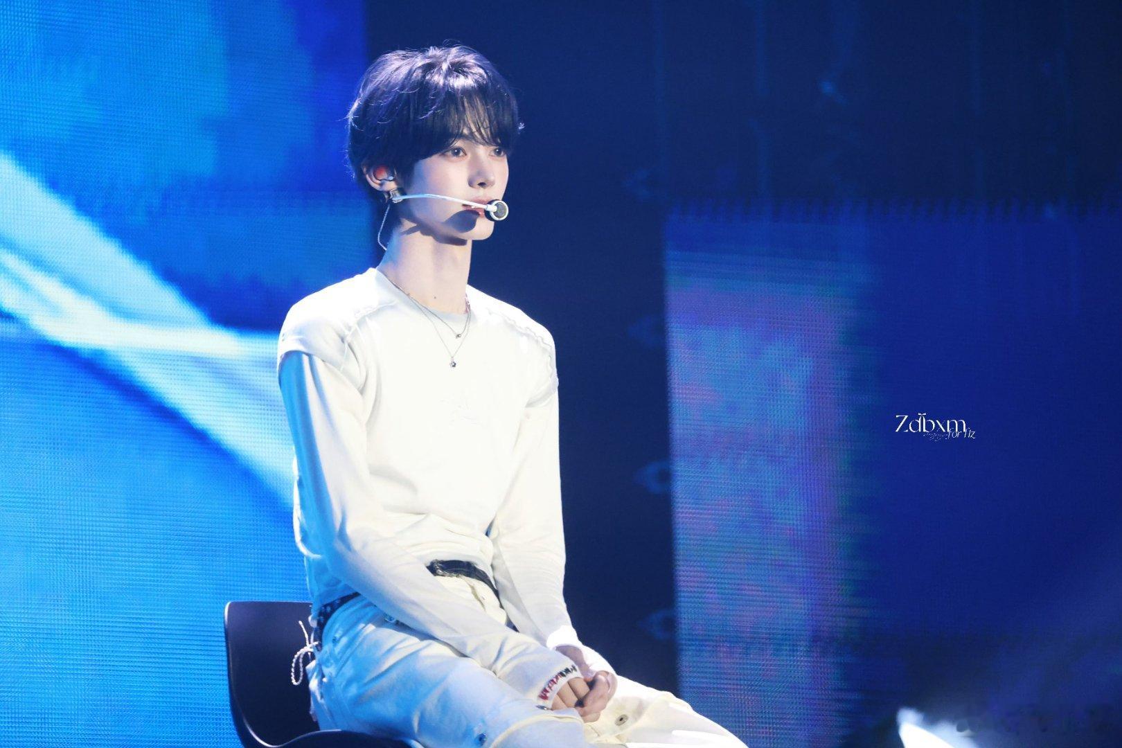 💙韩振  >  universe 
