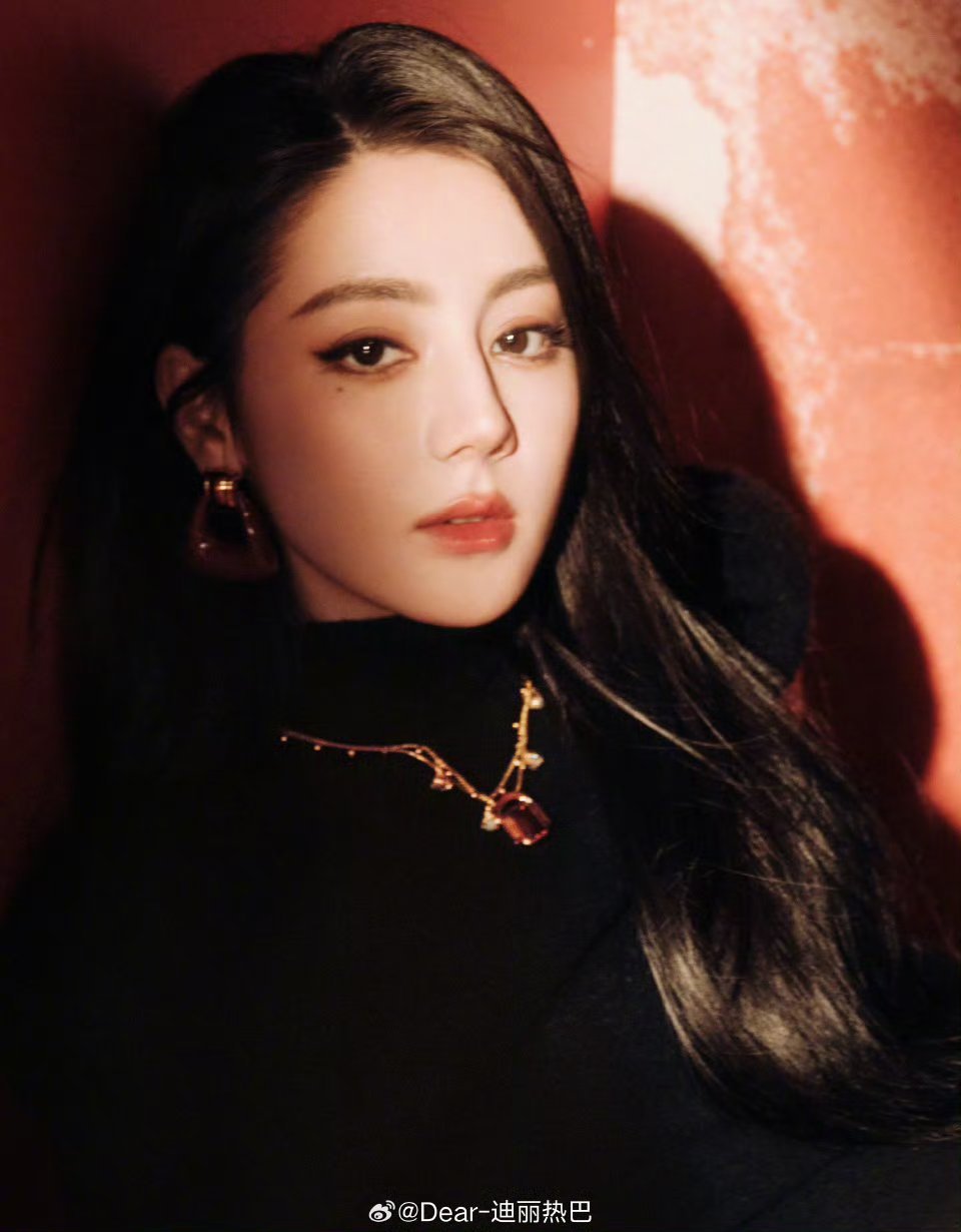 迪丽热巴一秒猜中高雯迪丽热巴一秒听出克拉恋人台词一出来，热巴瞬间就反应过来是高雯