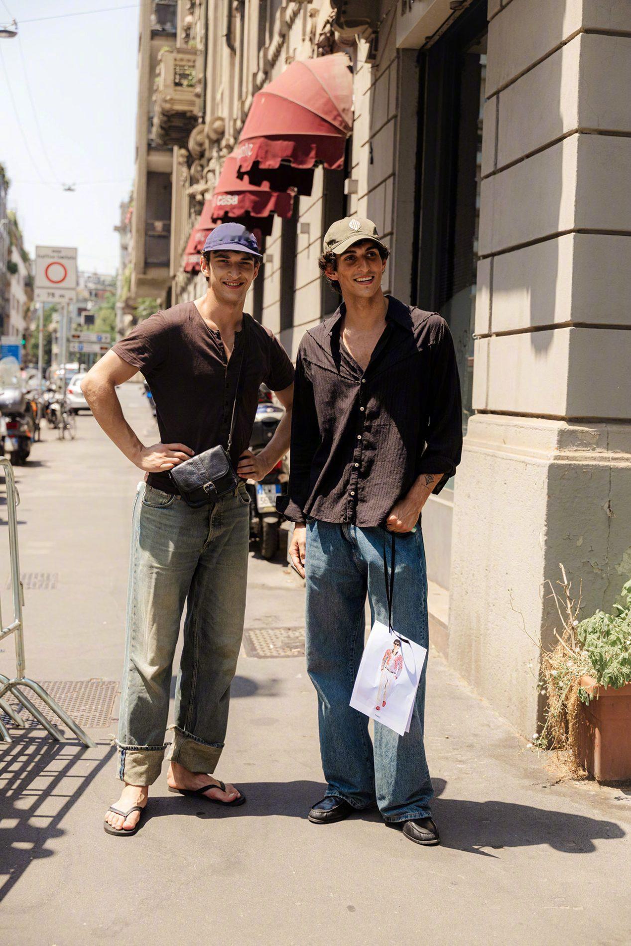 米兰男装周  Street Style 模特街拍图集，男模们的上班OTTD，衬衫