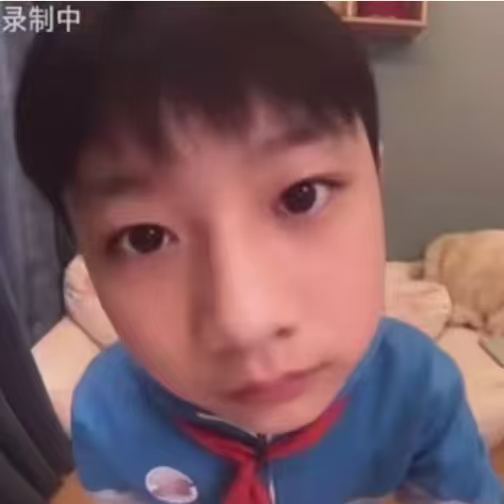 今天才打开九门 但我真的很想感叹一句 怎么会有人十年了一点都没老啊 你说是吧陈伟