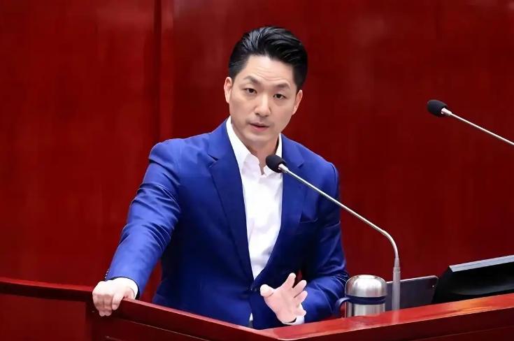 台湾地区恐怕要大洗牌！岛内正流传着一个几乎板上钉钉的预判：只要蒋万安在 2026