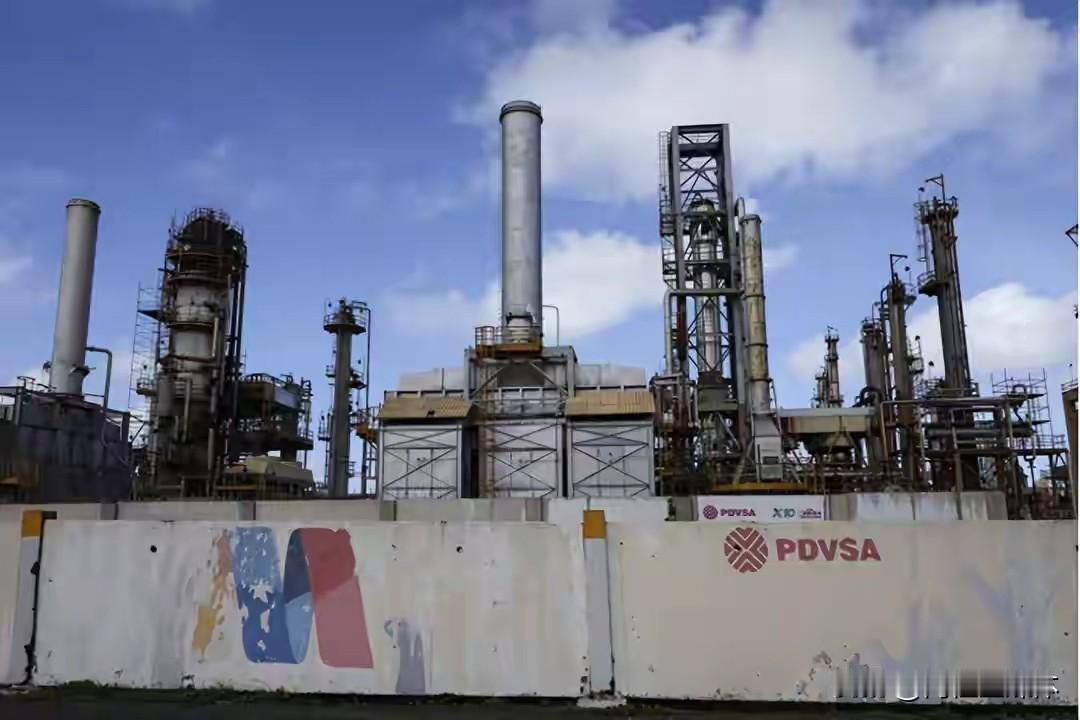 特朗普强抢委5000万桶石油后，逼美油企砸1000亿美元投资委石油产业，还放话“