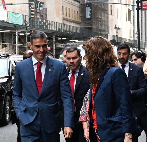 西班牙公开喊话中国，要求中国加强与西班牙的关系，从韩国、加拿大、英国等国家陆续访