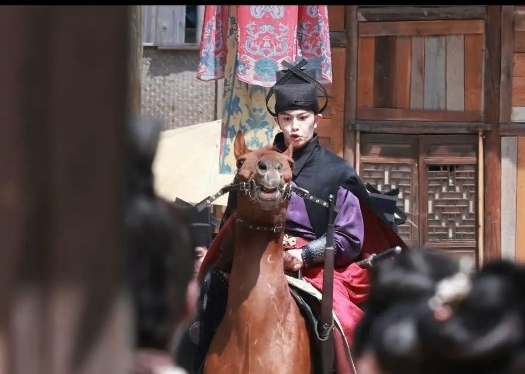 丁禹兮新剧最新妆造来了，怎么样？ 