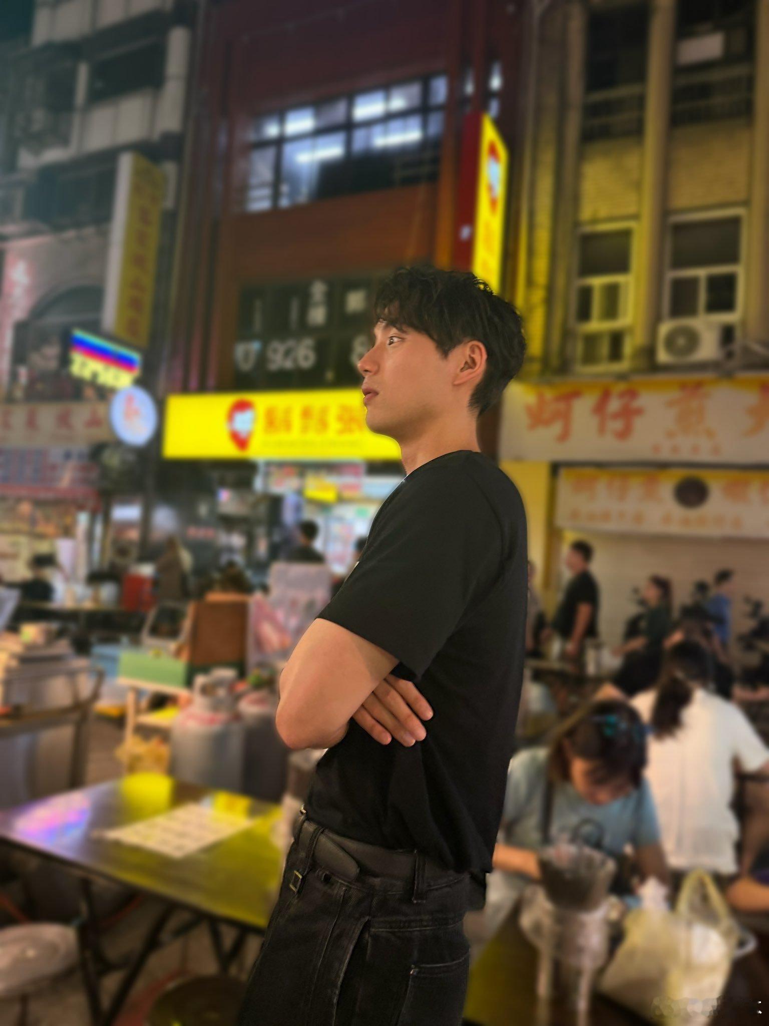 福士苍汰在宁夏夜市出没 