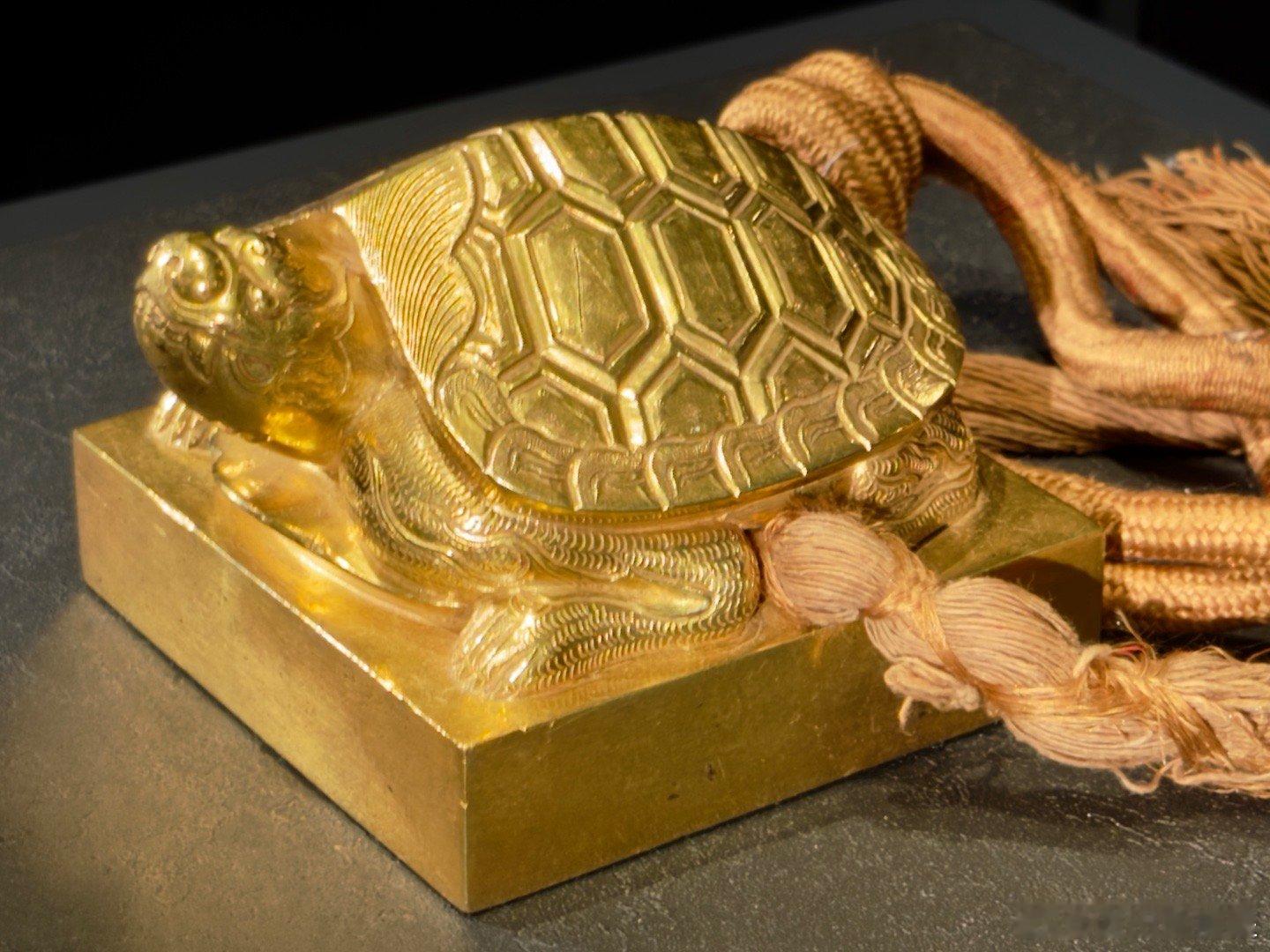 韩国国立古宫博物馆。主打朝鲜王朝的宫廷文物，很有质量，宫殿里不少原件都在这里展出