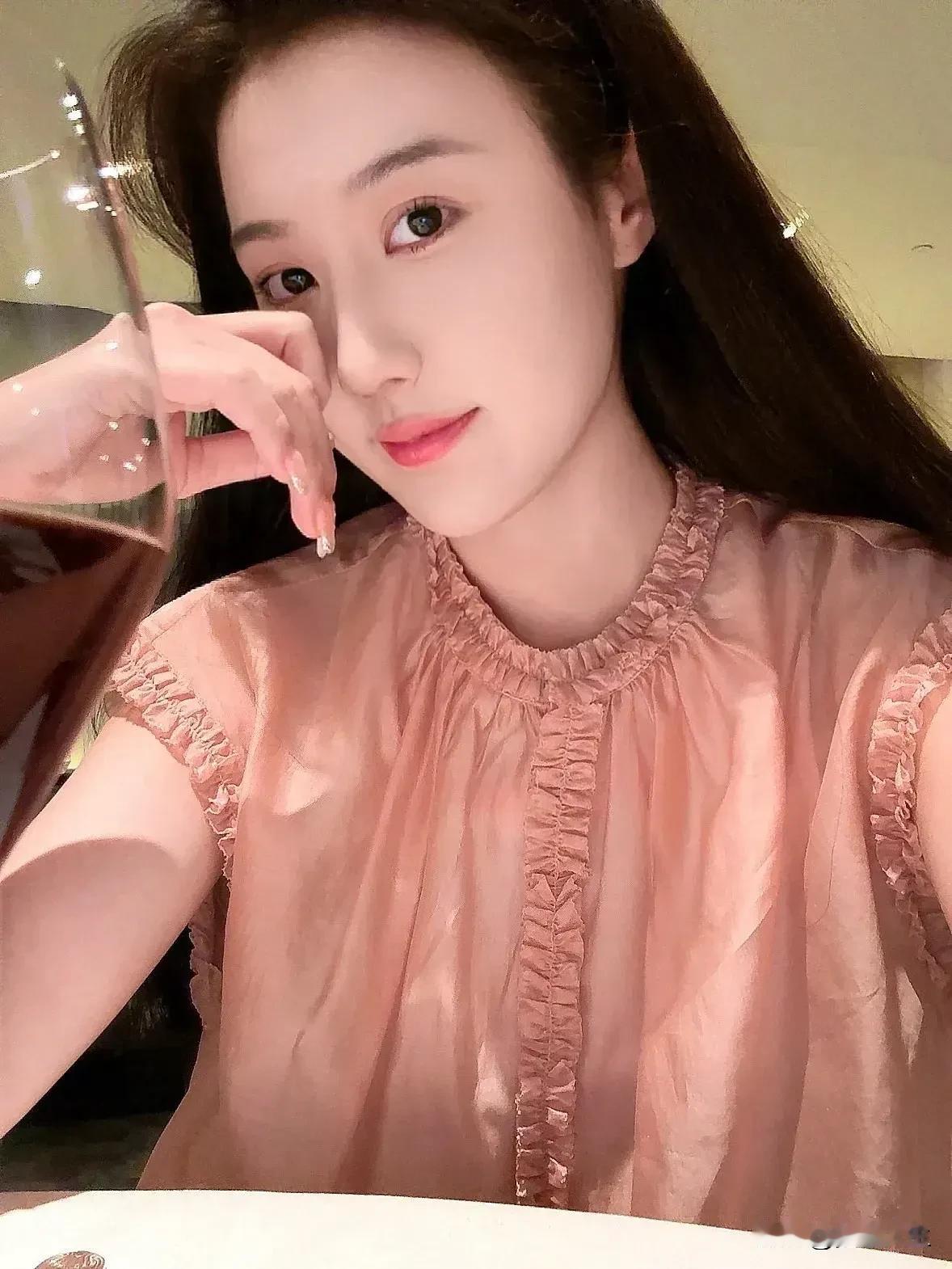 何以解忧？唯有山水，看山心静，看水心宽，忙碌的时光里，留一份闲情与山水为伴，山水