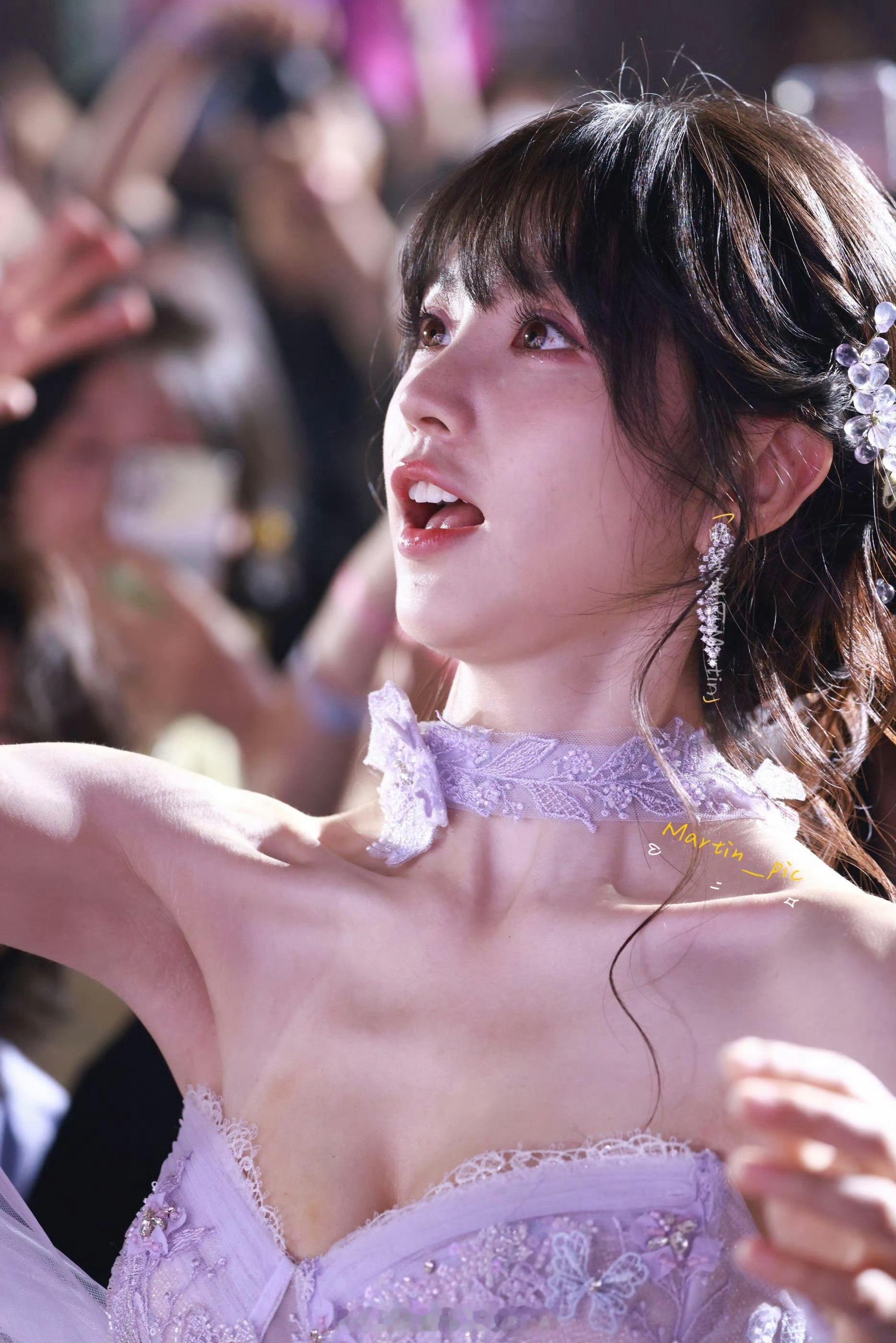 田曦薇看林俊杰演唱会田曦薇和JJ都喜欢紫色哎❤️💜 ​​​