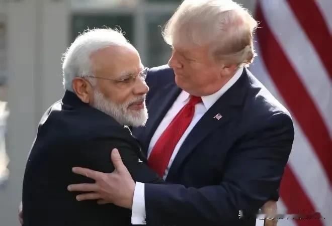 就在刚刚
看到了两个帖子，大概意思就是:
高市突然松了一口气？莫迪祝特朗普和夫人