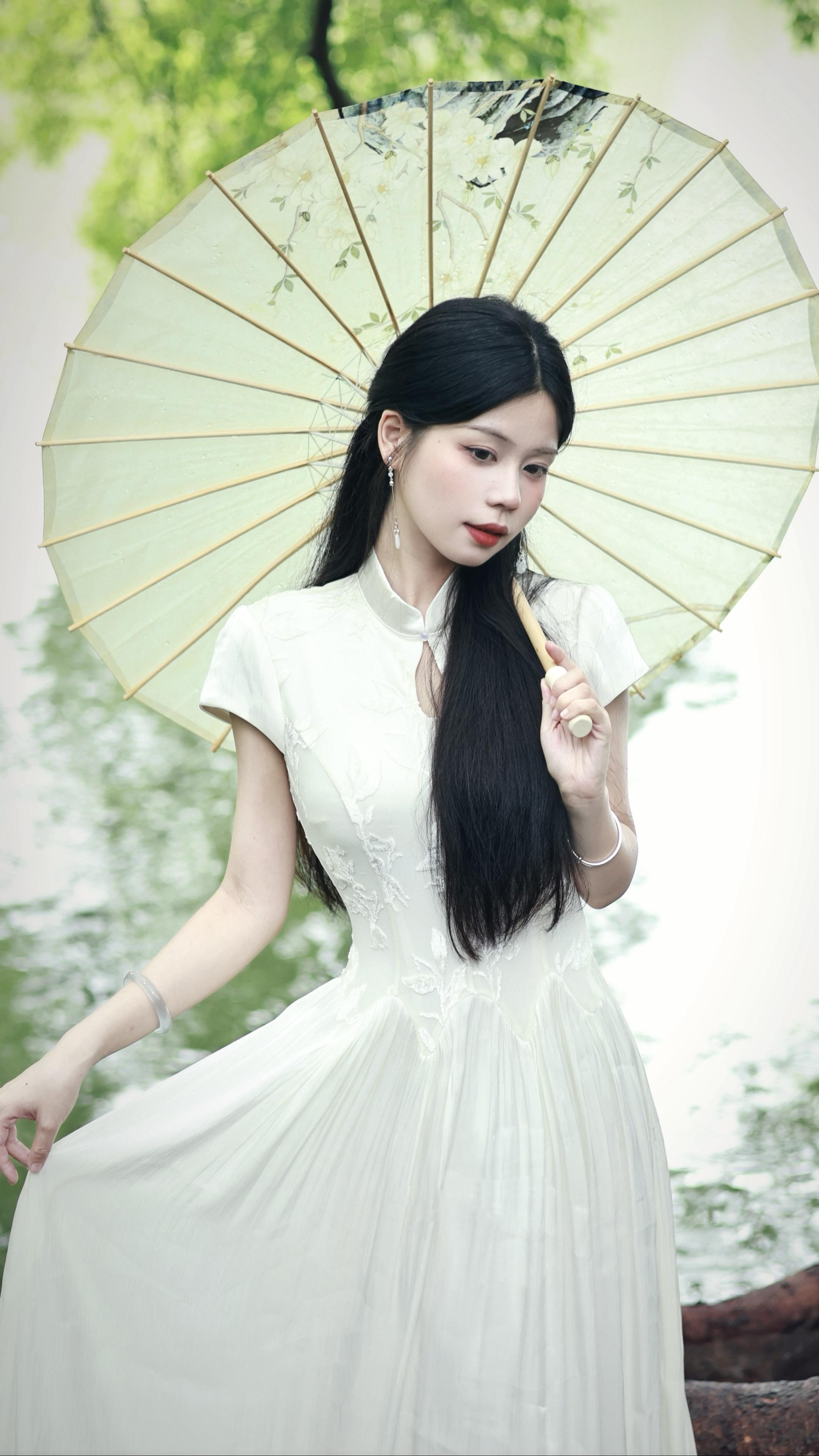 “人与人的缘分 不是一场不出门就能避开的雨”