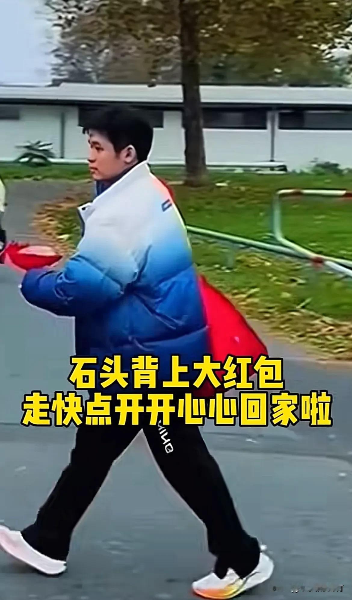 林诗栋获得了德国法兰克福冠军赛男单冠军。国乒离开德国法兰克福回国了。
王皓，王楚