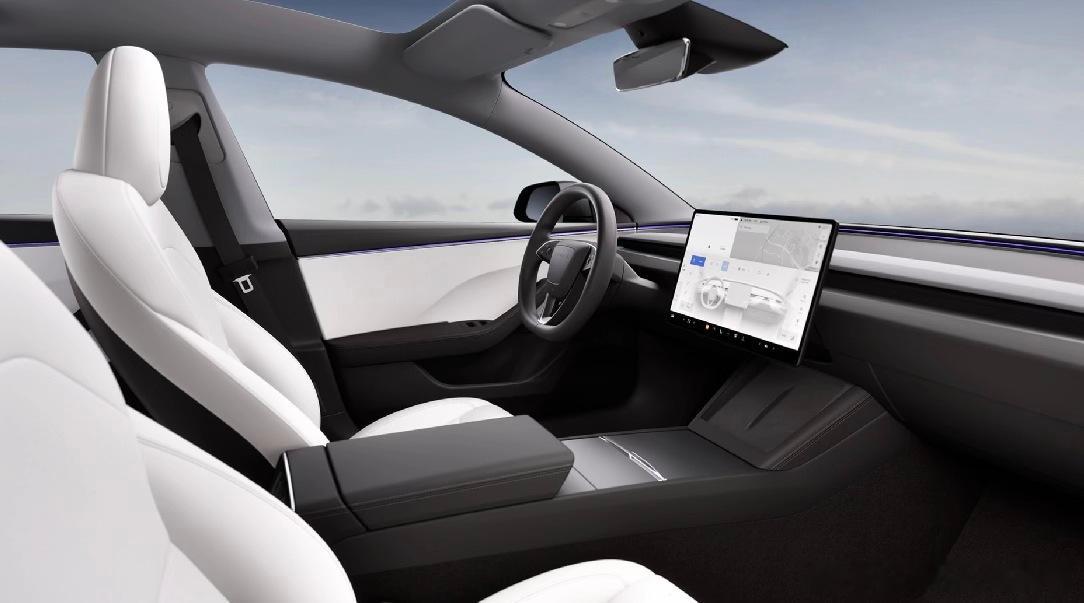 最近国内的标准版特斯拉Model Y迎来了小幅更新，主要集中在三点。首先，车标及