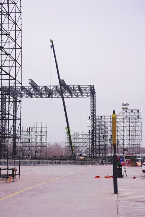 娱乐芒果元宵喜乐会长治舞台搭建中元宵喜乐会长治直播长治狠狠幸福！！ 