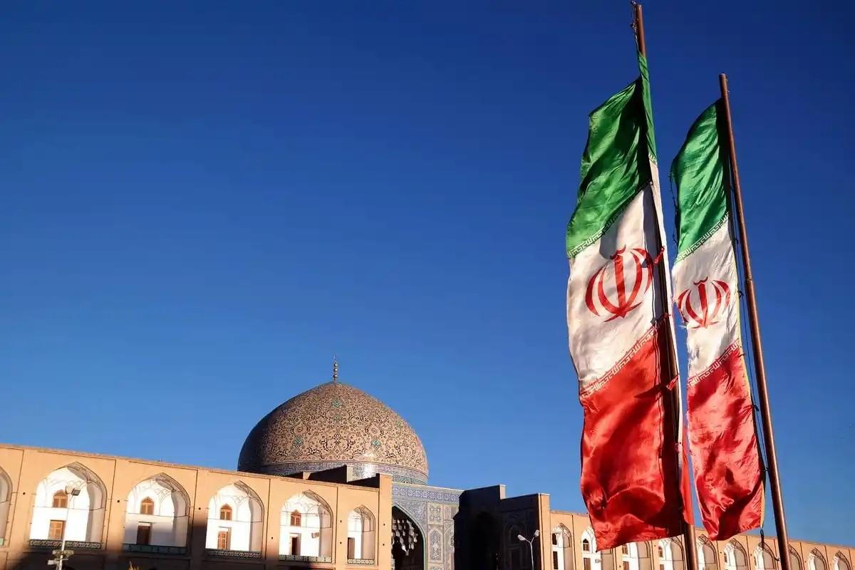 美伊这仗打了这么久，之前还猜来猜去谁能赢，现在答案直接摆脸上了，特朗普主打一个“