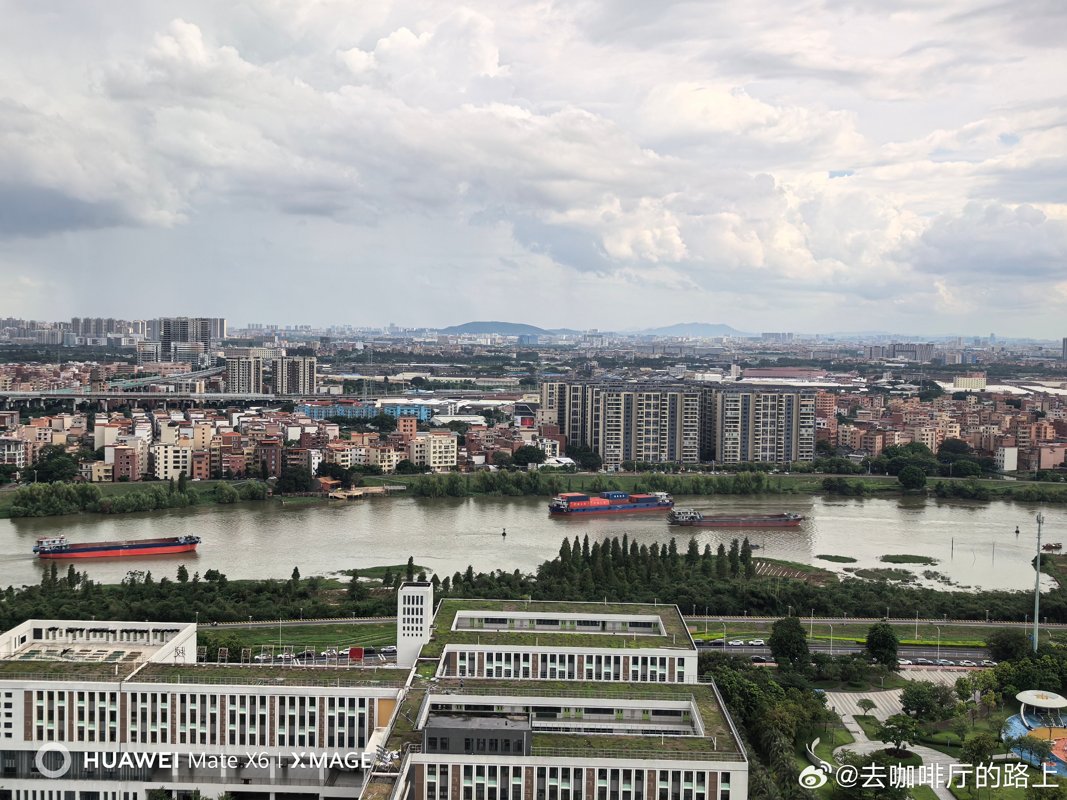 儒家治世：拿得起，扛得住，顶天立地。道教修身：放得下，想得开，逍遥自在。佛教修心