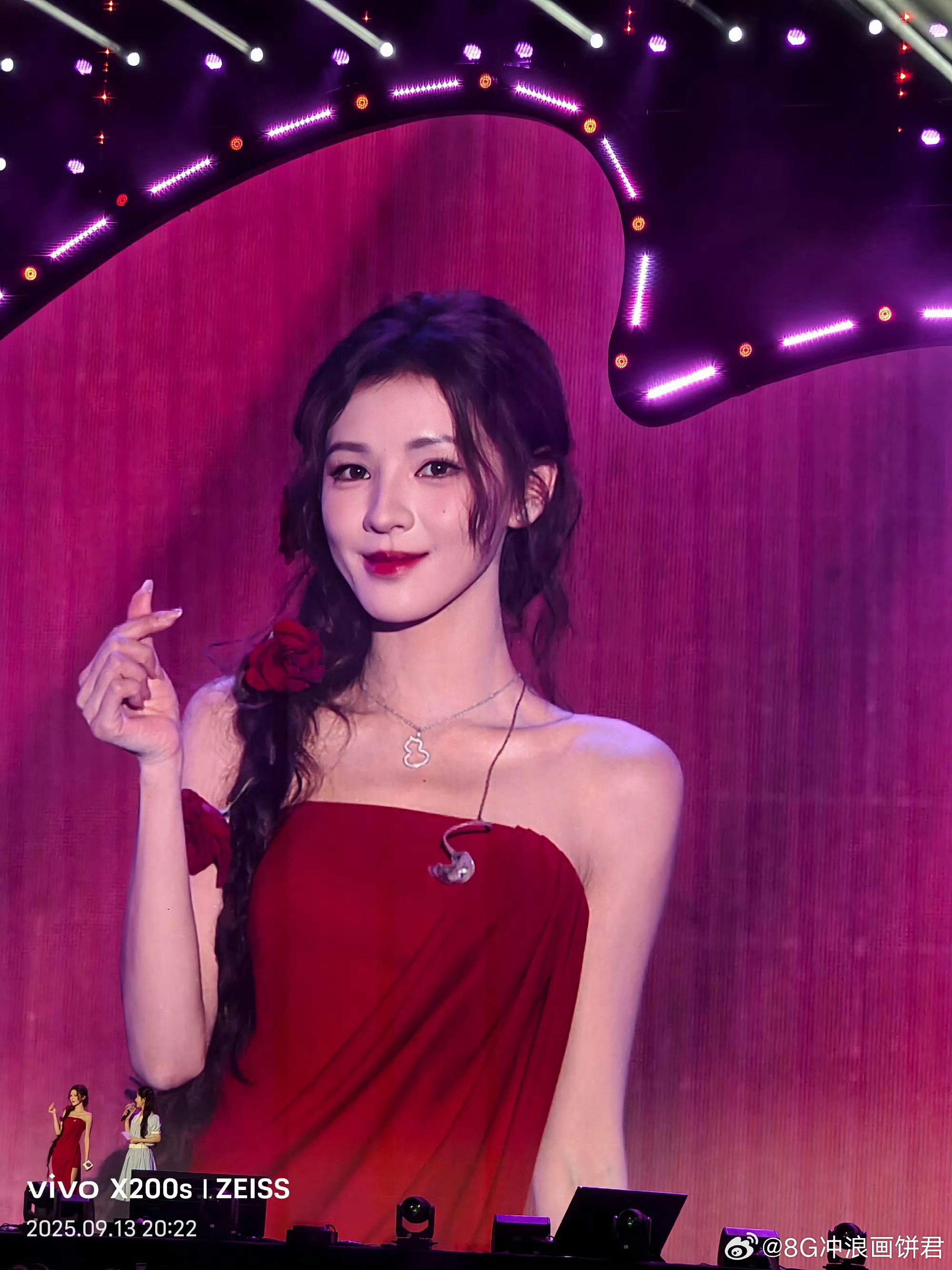 张予曦直播 确认过眼神，是“大屏的神”张予曦！直播时大屏里的她，颜值依旧能打，精