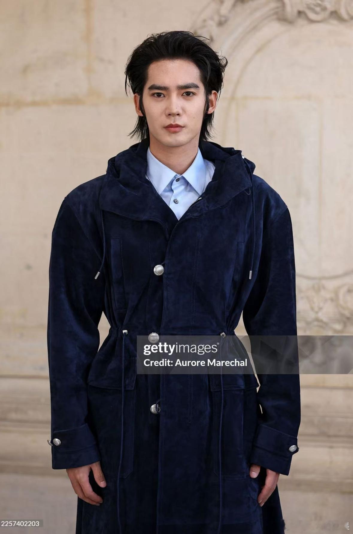 于适在迪奥秀场打功夫于适巴黎时装周秀场生图 ber 你告诉我 这居然是生图？ 