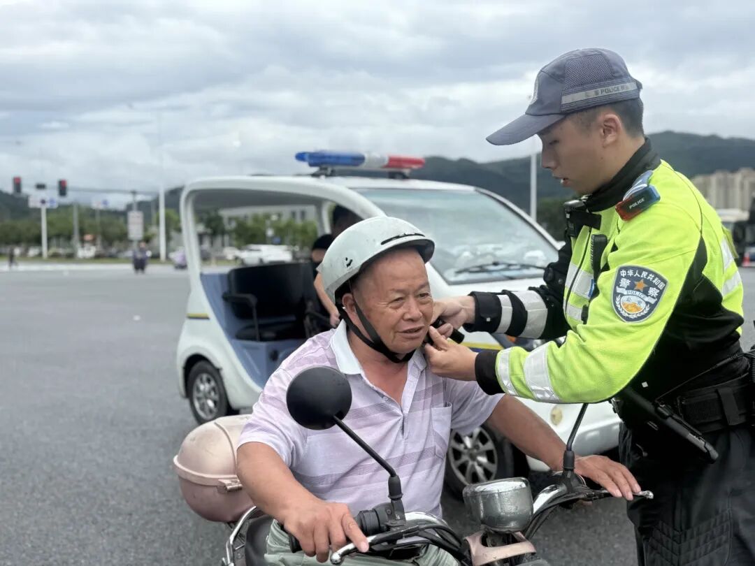漳州高新区：赛事燃动龙舟水 交警护航守平安