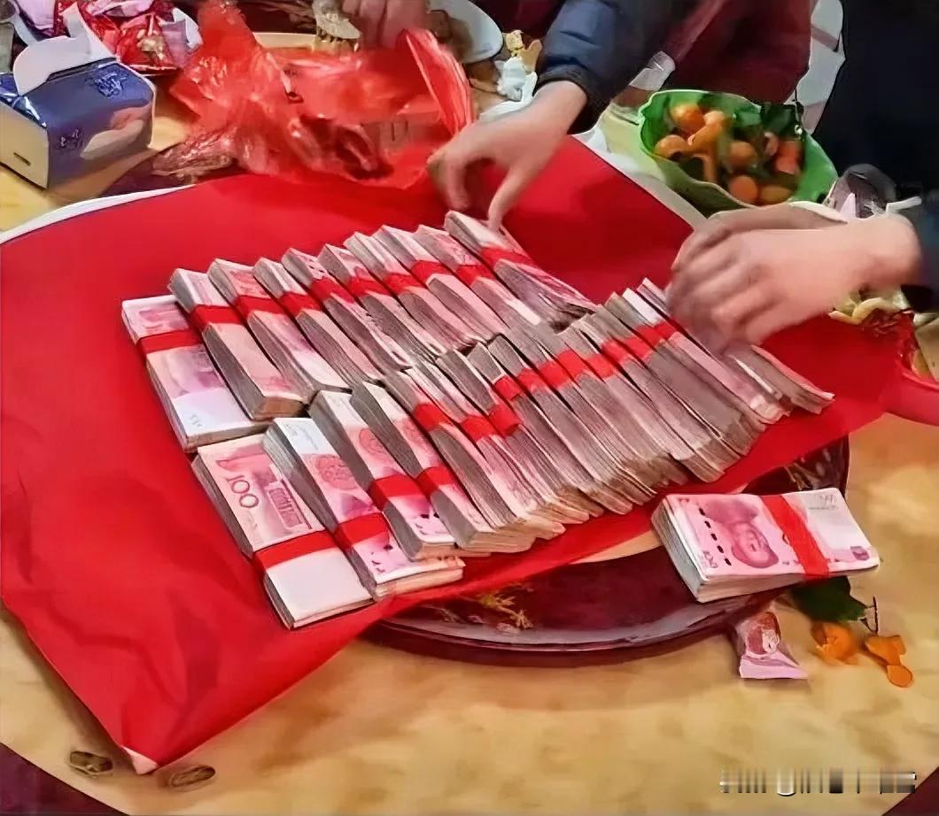 老公弟弟结婚，彩礼18.8万，外加三金一钻，5年前我结婚8.8万全包，婆婆怕我有