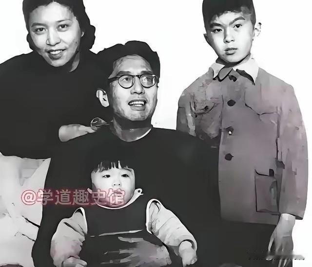 外交家乔冠华与龚澎，育有一子乔宗淮、一女乔松都，连同两位配偶，一家人的人生各有沉