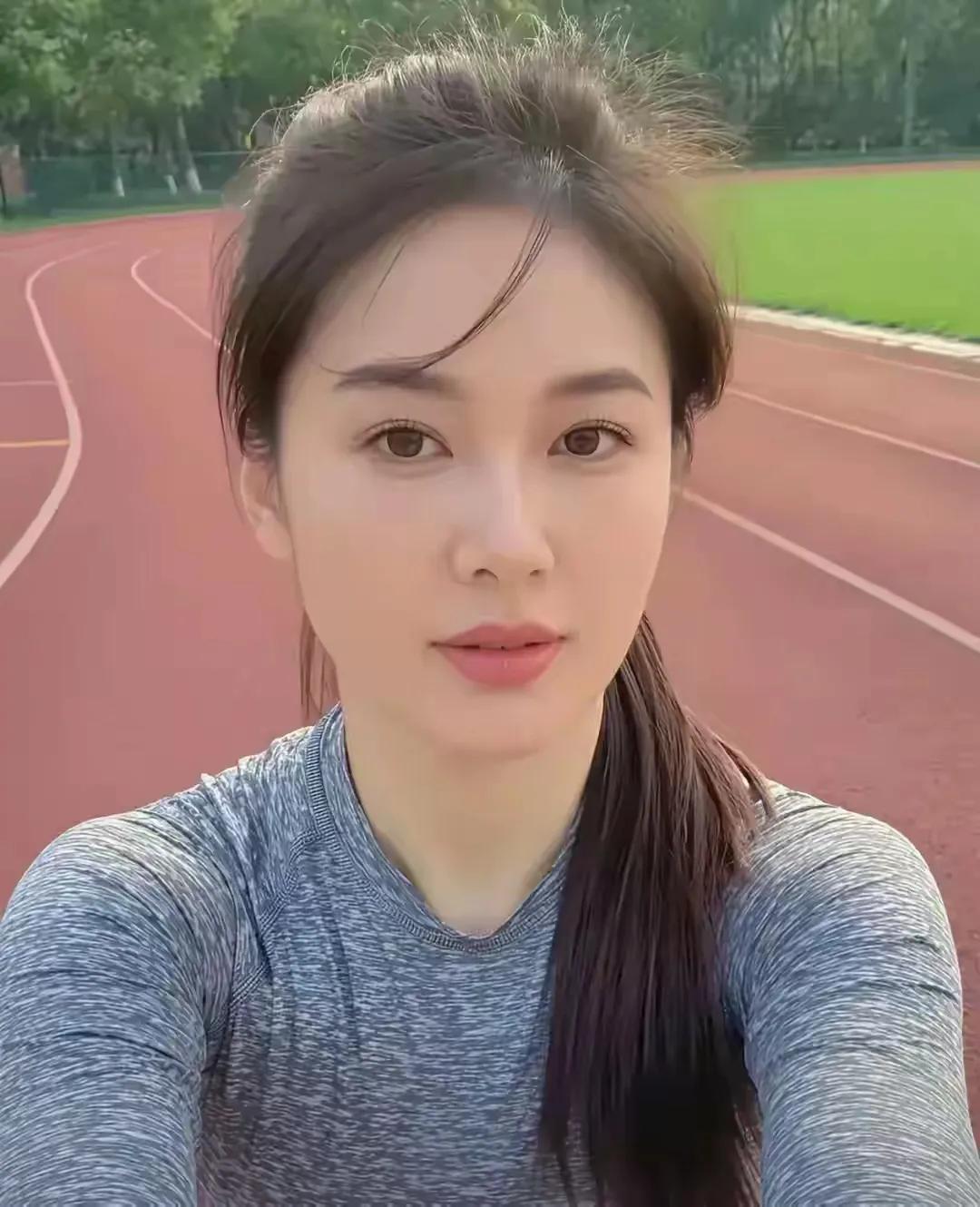战力最强的十大猛将：

第一名：项羽  
第二名：李存孝  
第三名：李元霸  