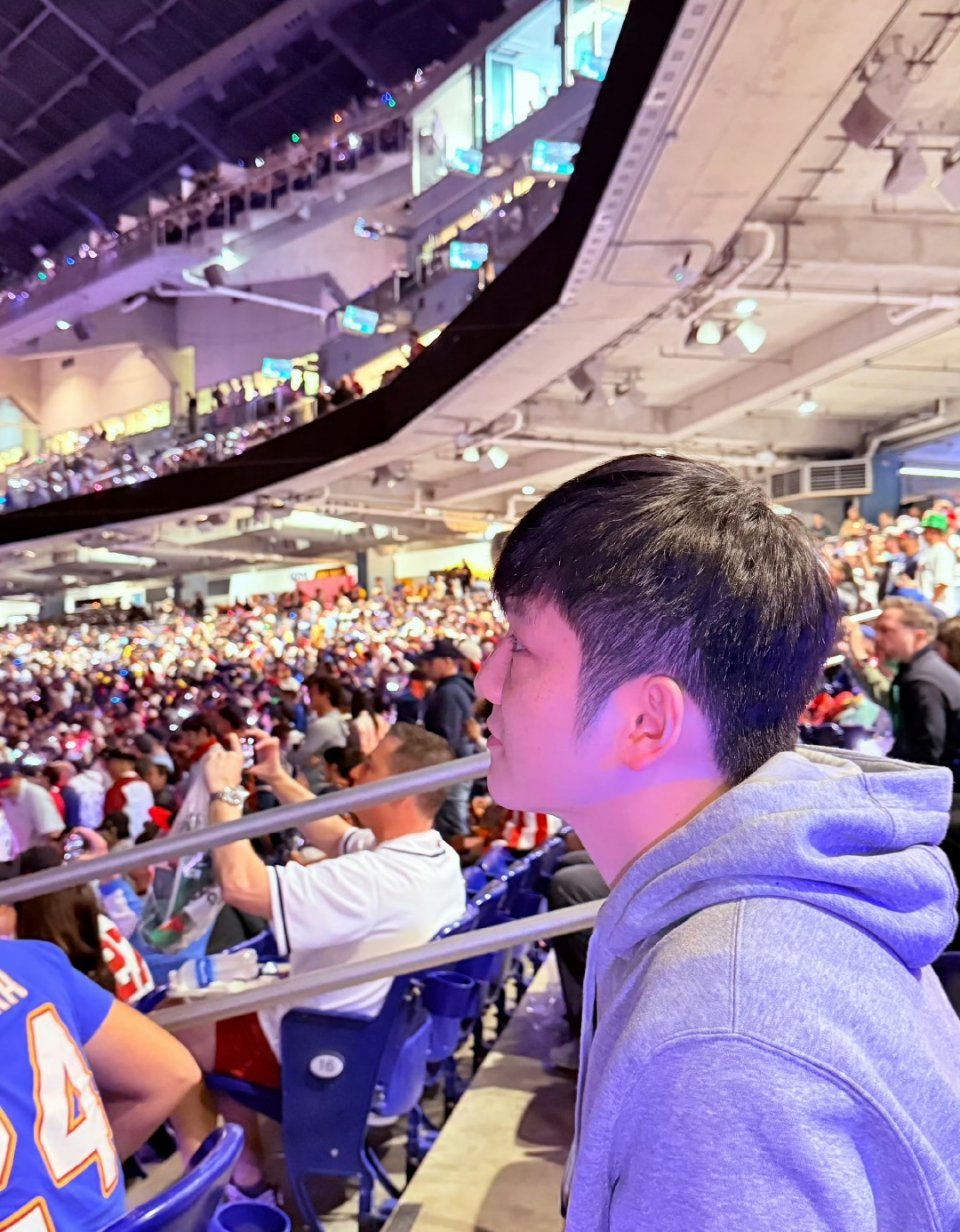 樊振东空降迈阿密樊振东∶没有比赛安排？那就去看比赛。乒乓球