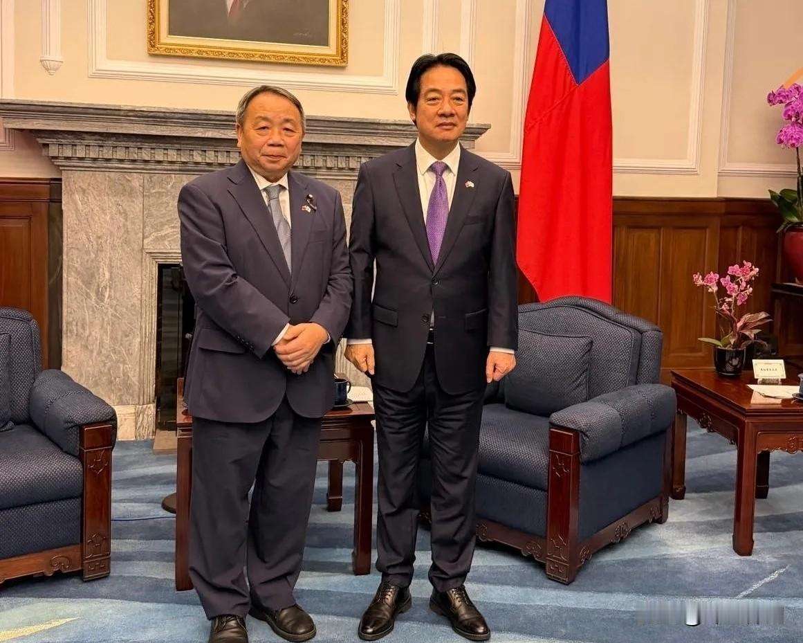 9月9日，石平写到，昨天，我们跨党派议员团一抵达台湾，立即前往所谓的“总统府”，