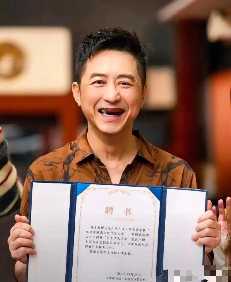 伊能静无语了。她没想到自己的前夫庾澄庆会因为儿子恩利和秦昊走动的太近而吃醋。庾澄