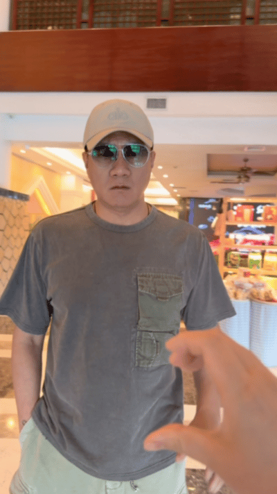胡军不懂饭撒但懂比心论老一辈演员宠粉还得看胡军😂不懂饭圈那些花式饭撒套路，但比