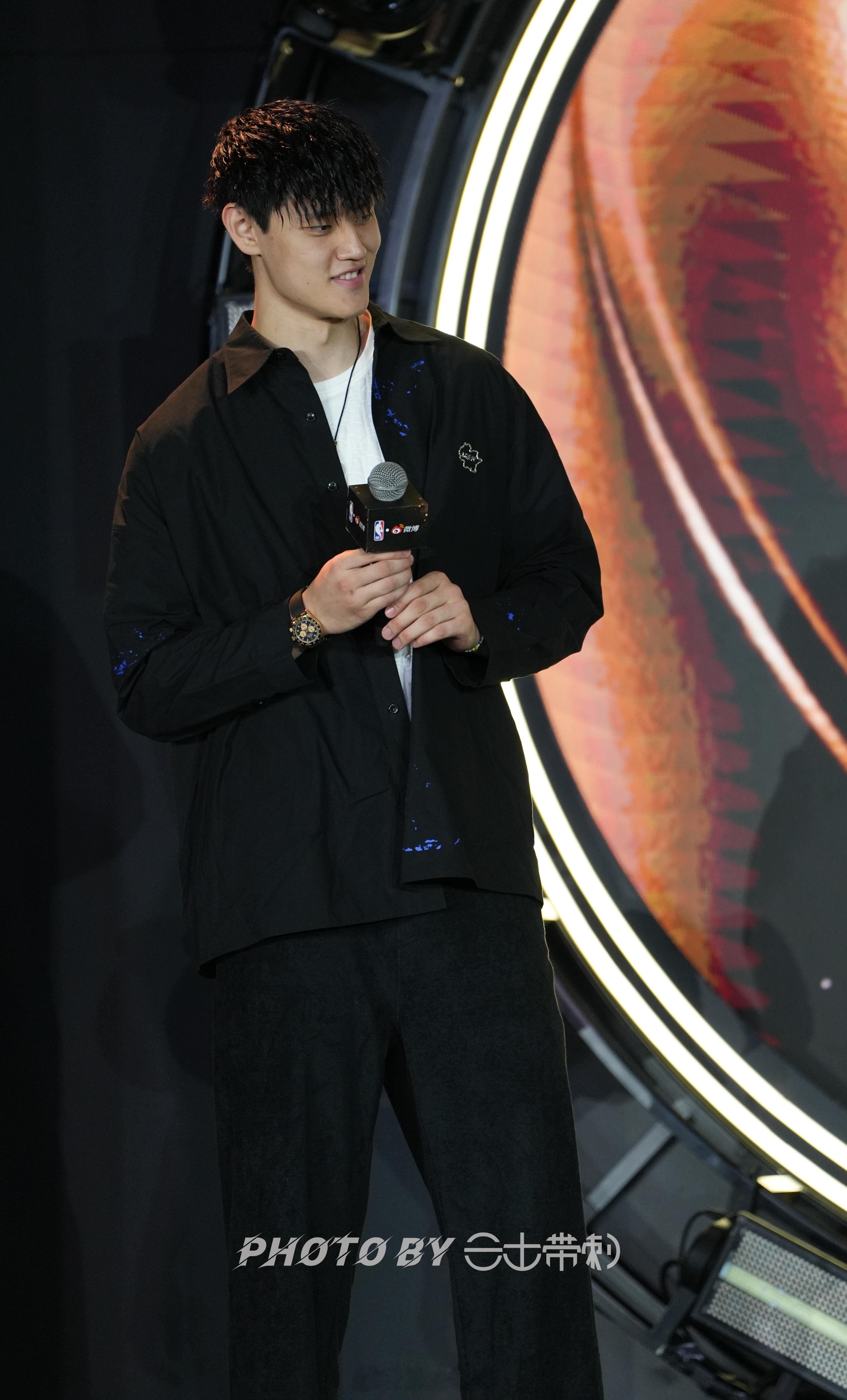 NBA官方球迷社区正式启动NBA与微博达成战略合作 来几张灿烂的曾凡博！ ​​​