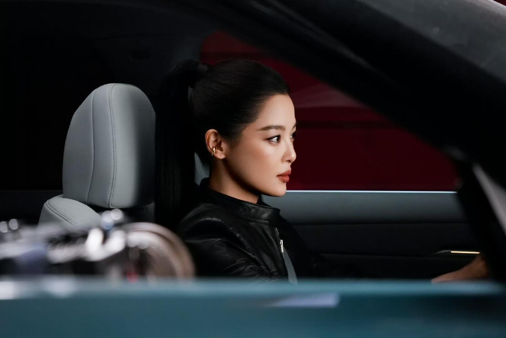 此女高马尾帅成什么样了..... 