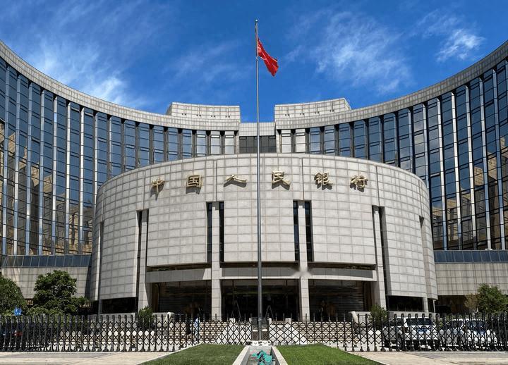 中国人民银行最近发布了个大消息，截至8月底，他们已经和42个国家的央行签了本币互