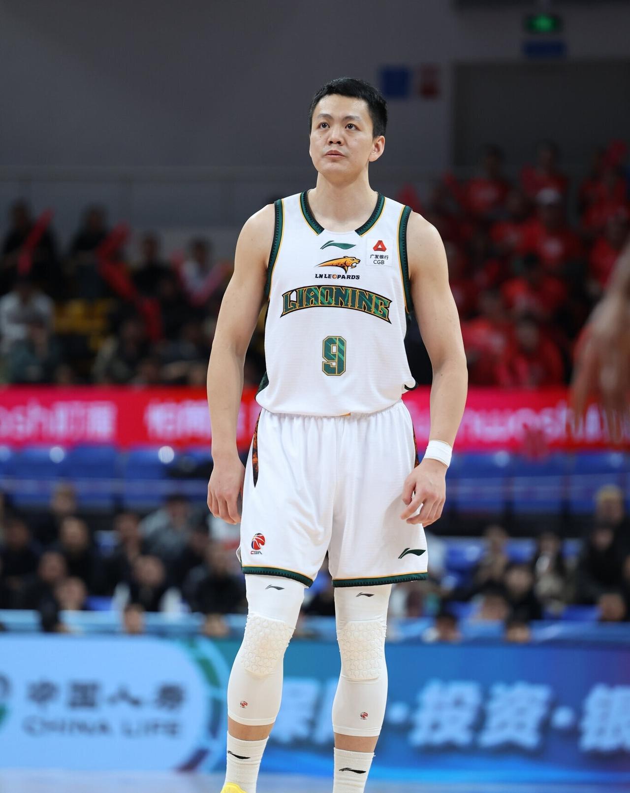 辽宁球员姜宇星终于支棱起来了！在今天辽宁主场以98：87战胜新疆的比赛中，姜宇星