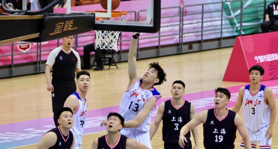 北京时间12月21日19点30分，2025-2026赛季WCBA第三轮迎来一场巅