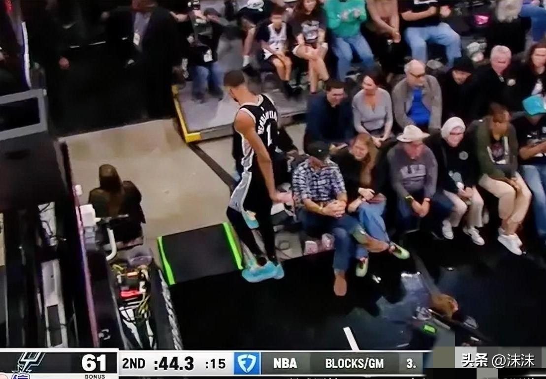 文班亚马伤的不轻、乔治闯大祸。

文班亚马的意外受伤，瞬间揪紧马刺球迷乃至整个联