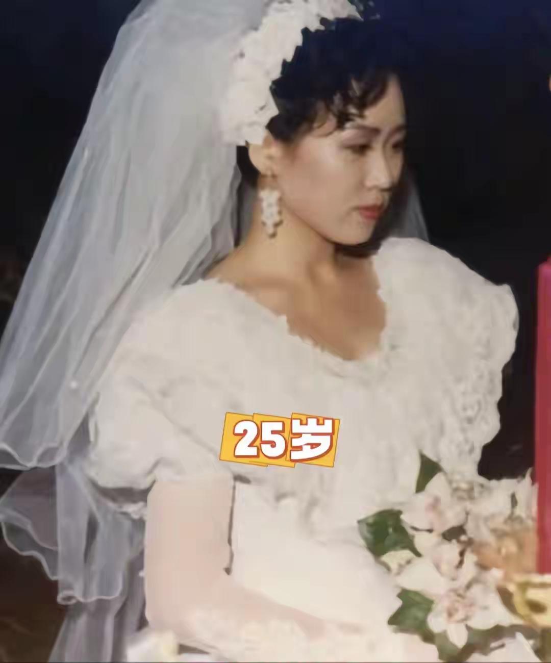 李在明妻子长着一张旺夫相，她年轻时美丽，老了有气质。她和李在明少来夫妻老来伴，恩